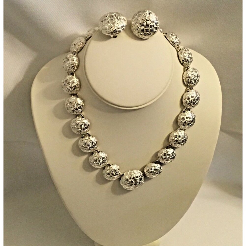 Runway Alfred Sung Demi Parure Set Necklace & Earrings Textured Silver Tone